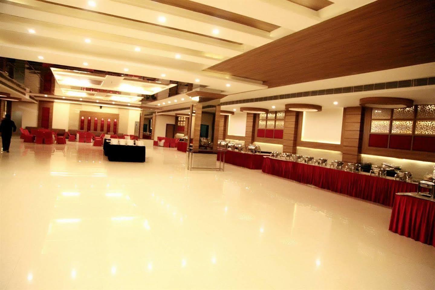 Hotel Classic Residency Калка Экстерьер фото